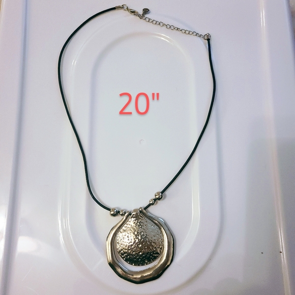 Necklace bundle - Picture 2 of 7